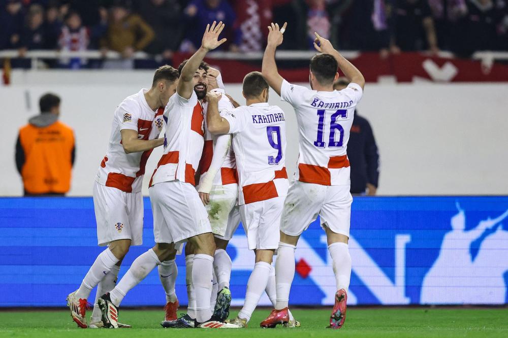 欧足联一直 欧足联一直